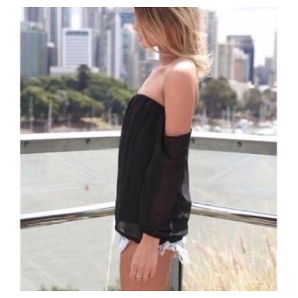 🚫sold out🚫 Black Off Shoulder Top - Picture 4 of 4