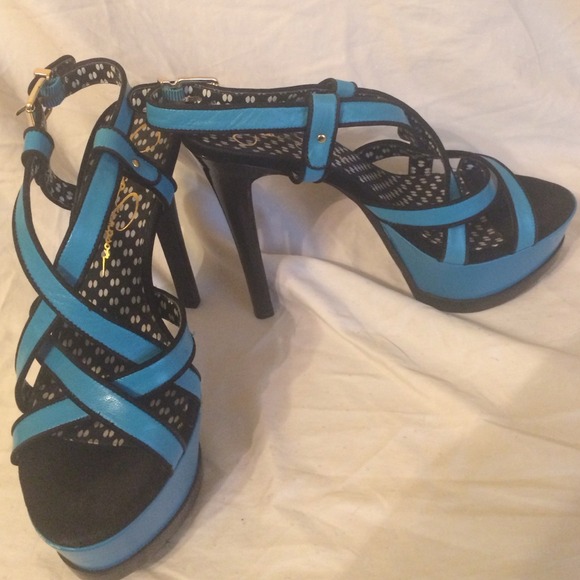 Super cute turquoise heels - Picture 3 of 4