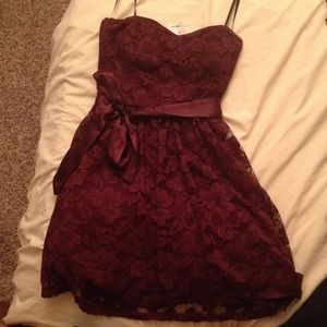 Wine shine lace strapless dress