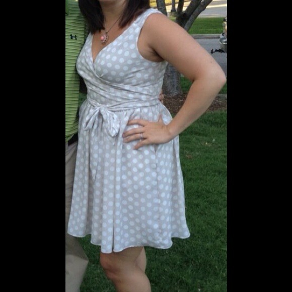 Express dress - Picture 1 of 2