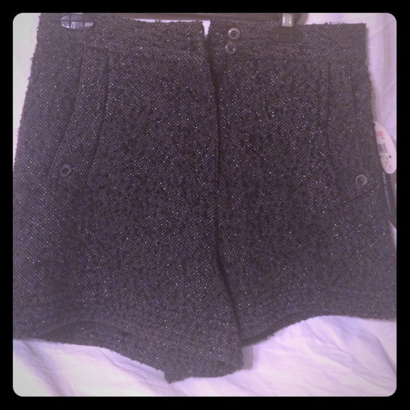 High waist shorts fully lined
