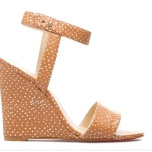 Gorgeous shoes with ankle strap! Super hot!!