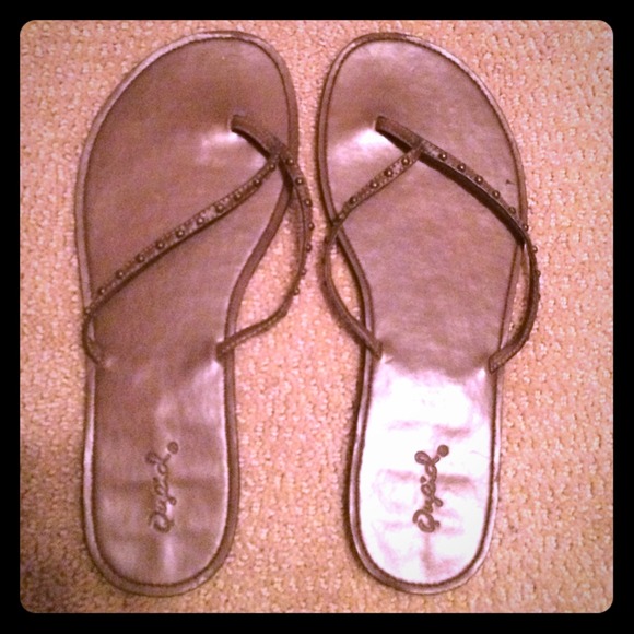 qupid Shoes - Like new Qupid brown leather sandals with studs