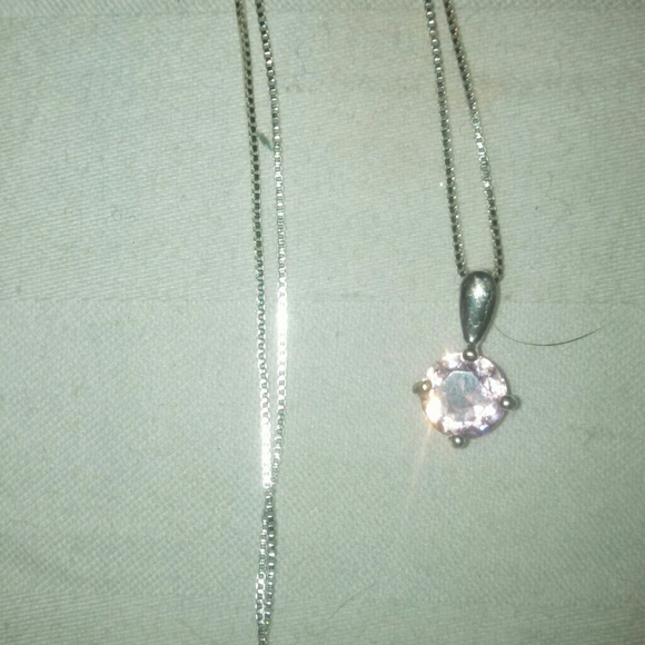 Light pink diamond necklace<3