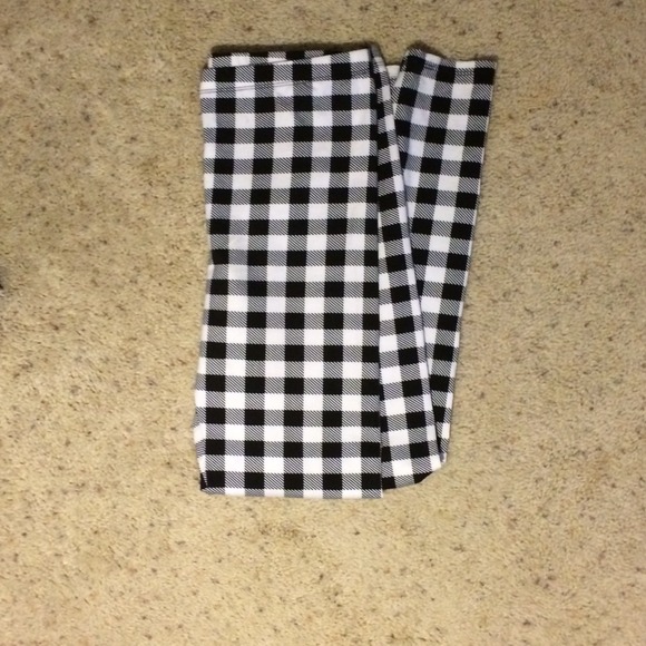 forever 21/black & white leggings - Picture 3 of 4