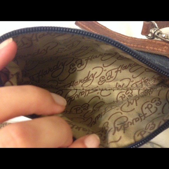 Ed Hardy Pouch - Picture 2 of 3