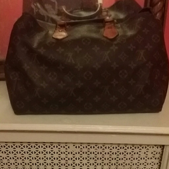 Authentic Louis vuitton 40 speedy
