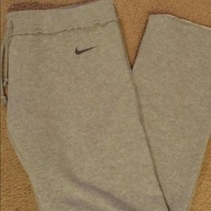 Nike skinny fit sweatpants