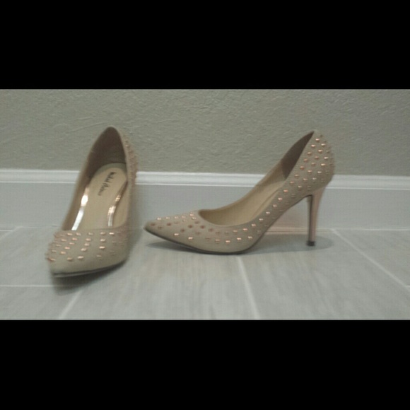 Beige / Tan Spiked Point Toe Pumps