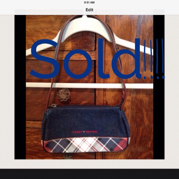 📦❤️👜SOLD❤️📦🎉 Small Tommy Hilfiger Purse