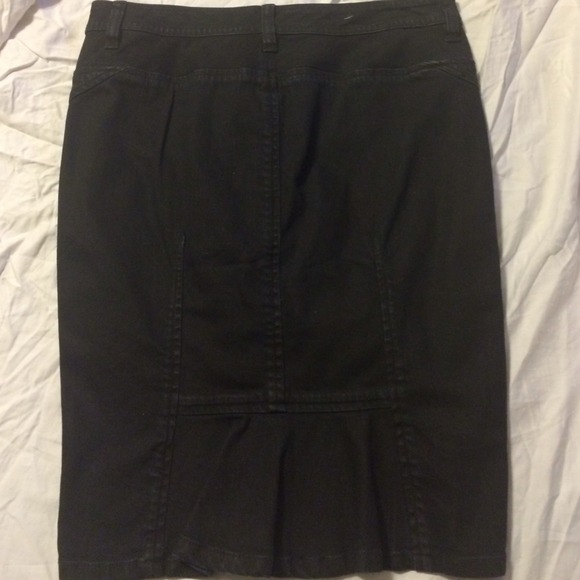 REDUCED!!! Dark Blue jean jacket and skirt - Picture 3 of 5