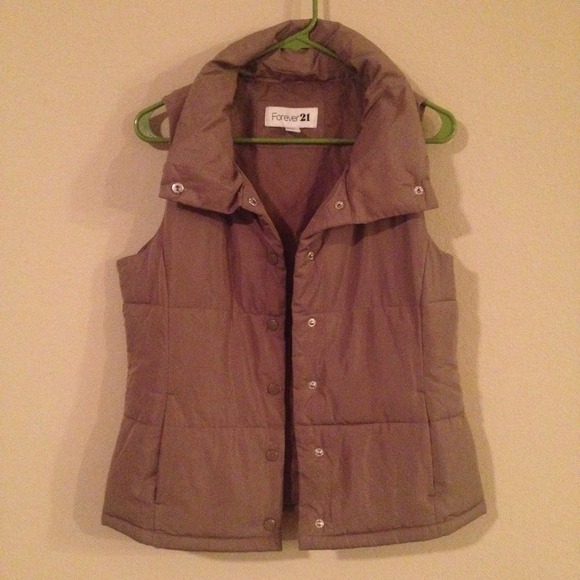 Forever 21 puffer vest