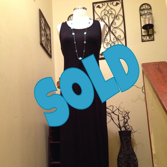🚫SOLD🚫Black racerback max dress with pocket.