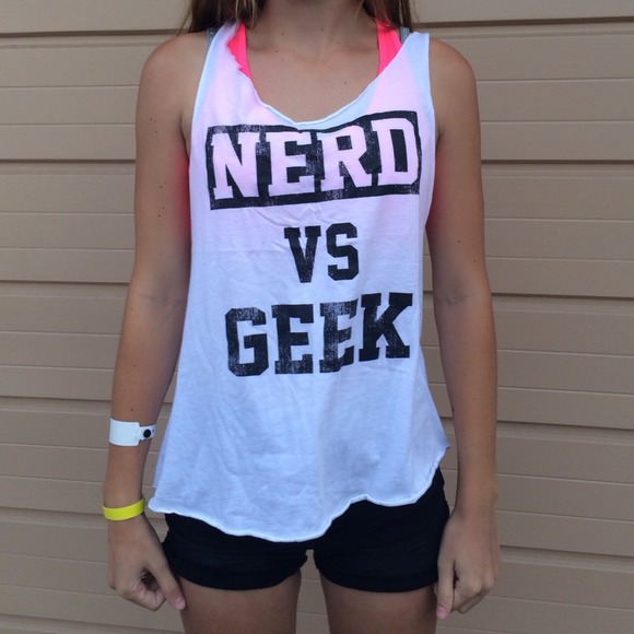 Nerd Vs Geek Tanktop