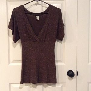 Brown v-neck short sleeved sweater