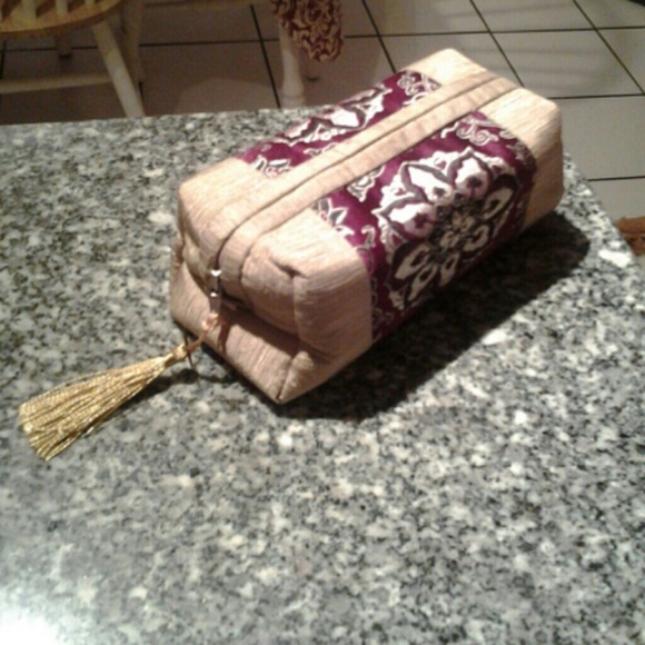 Stunning Makeup Bag - Picture 2 of 2