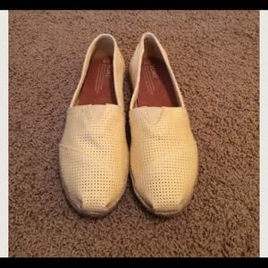 TOMS bundle size 9