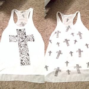 tanktop / never ever been worn / (front on left)