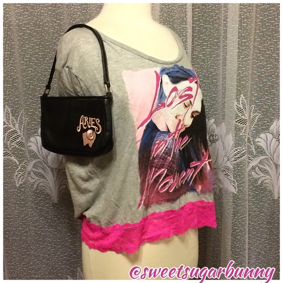 💖Adorable Lace Crop Top - Picture 2 of 4