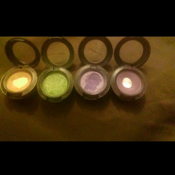 Mac eyeshadows - Picture 1 of 3