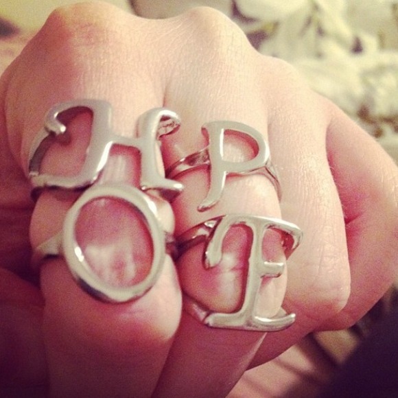 🎉HOST PICK🎉 Topshop HOPE Rings - Picture 2 of 2