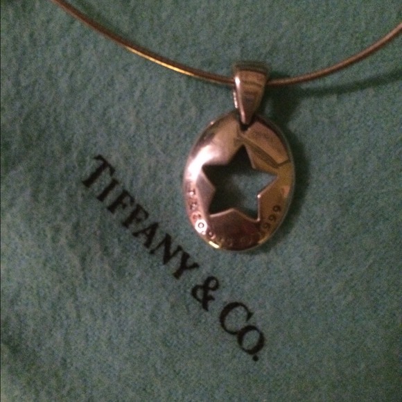 On hold - Tiffany & Co. Star Necklace