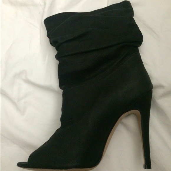 Manolo Blahnik leather peeptoe booties - Picture 2 of 4