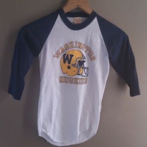 Sold********KIDS  Vintage Washington Huskies Shirt