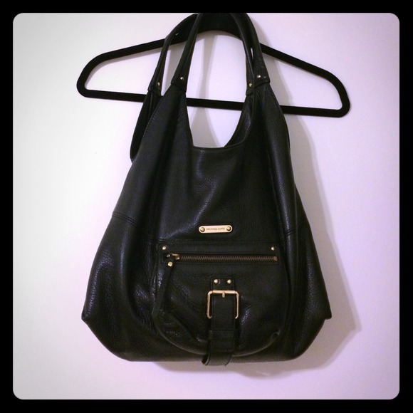 Michael Kors Handbags - ⚡️FLASH SALE⚡️AUTHENTIC Michael Kors hobo