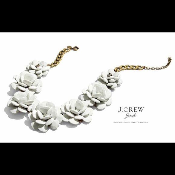 *SOLD* NWT JCrew Beaded Rose Necklace - Picture 2 of 4