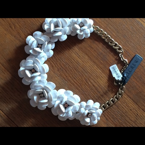 *SOLD* NWT JCrew Beaded Rose Necklace - Picture 3 of 4