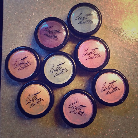 Benefit Lust Duster Eye Shadow