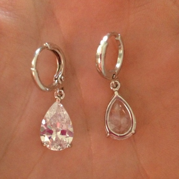 NIB 18K GF Crystal Drop Earrings
