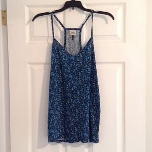 Blue flower print tank top
