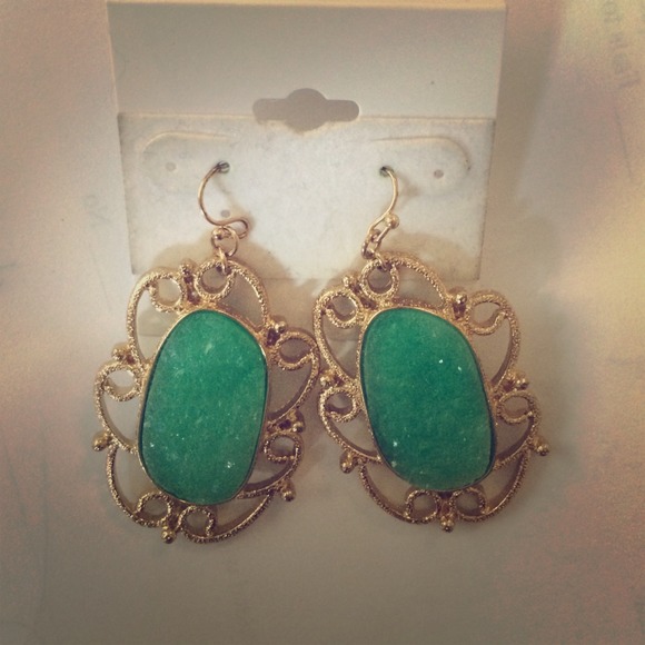 Jewelry - Gold and Druzy Earrings