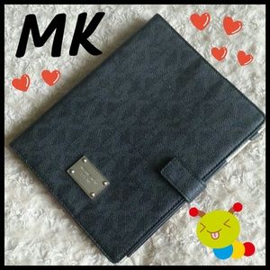 🎄REDUCED 🎄 Michael Kors ipad case/folio