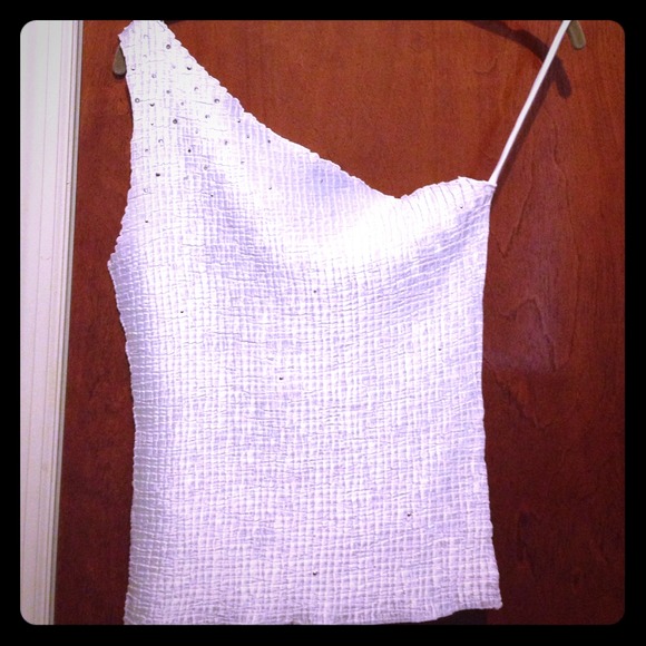 Italian label white top