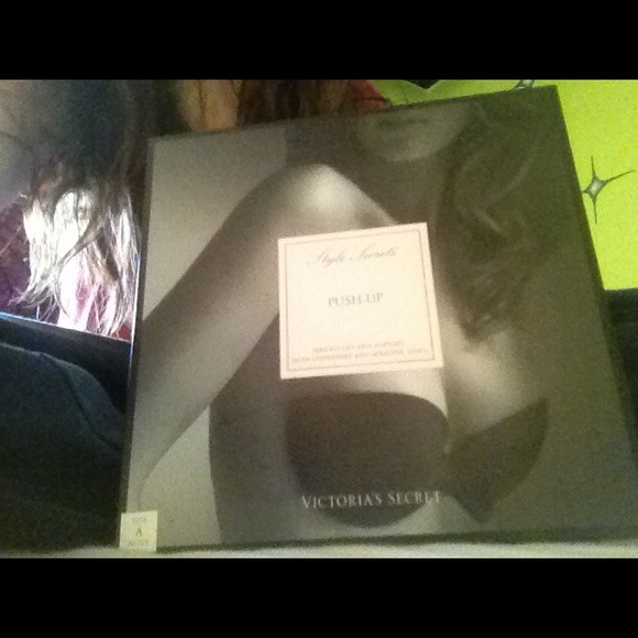 Strapless and backless push up victoria secret bra