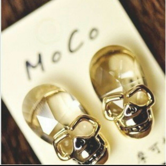 Cute skull earrings
