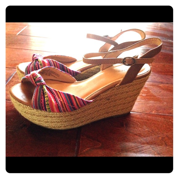 Xhilaration boho wedges
