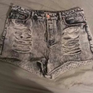 High waisted Destroyed Shorts