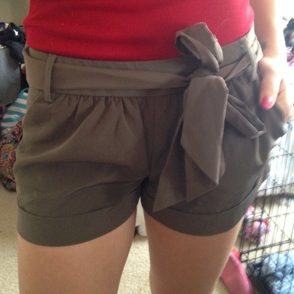 🚫traded 🚫Nwt express shorts - Picture 2 of 4