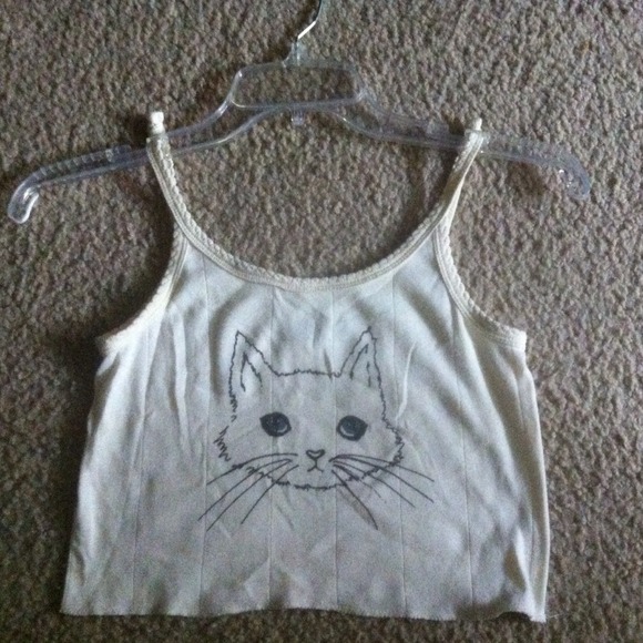 UO kitty crop top