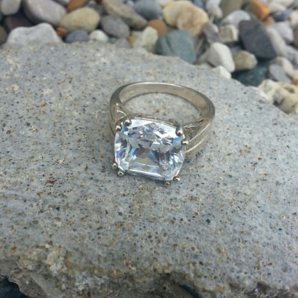 Sterling silver cz ring size 7