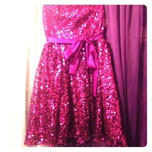 Pink sequined party dress💖