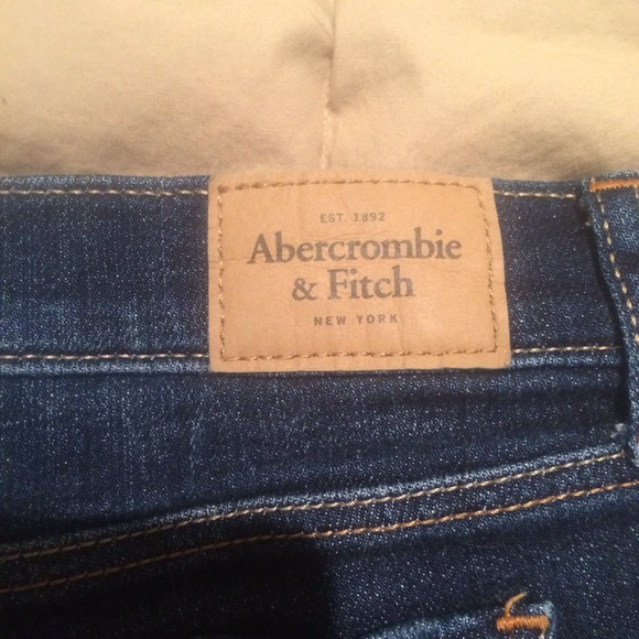 A&F Low Rise Jean Short Shorts - Picture 4 of 4