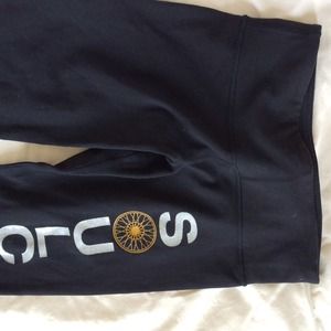 Lululemon/ SC: size 4 cropped black wunder under