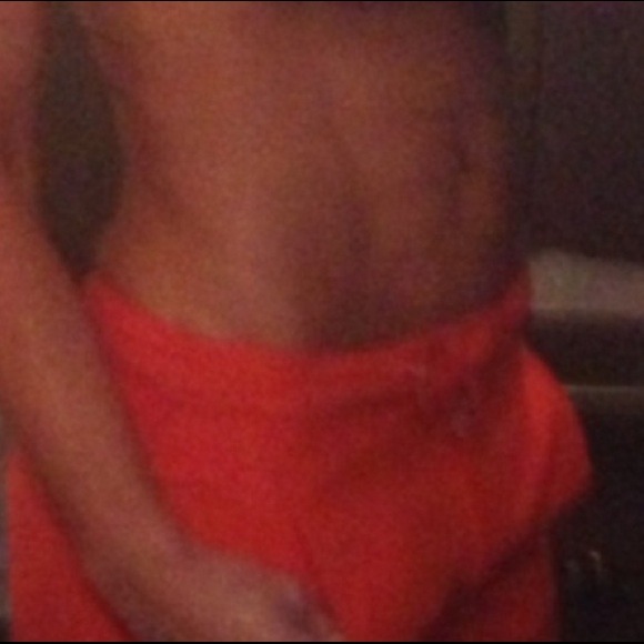 CHANEL cargo paint. 250. Each. - Picture 2 of 4