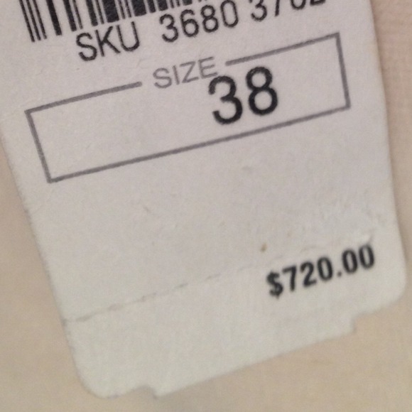 CHANEL cargo paint. 250. Each. - Picture 4 of 4