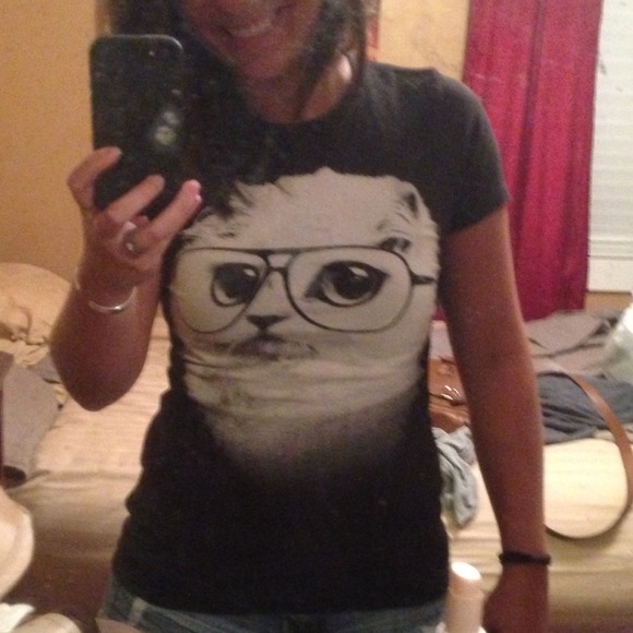 ✖️SOLD✖️ Nerdy Cat T-Shirt - Picture 2 of 2